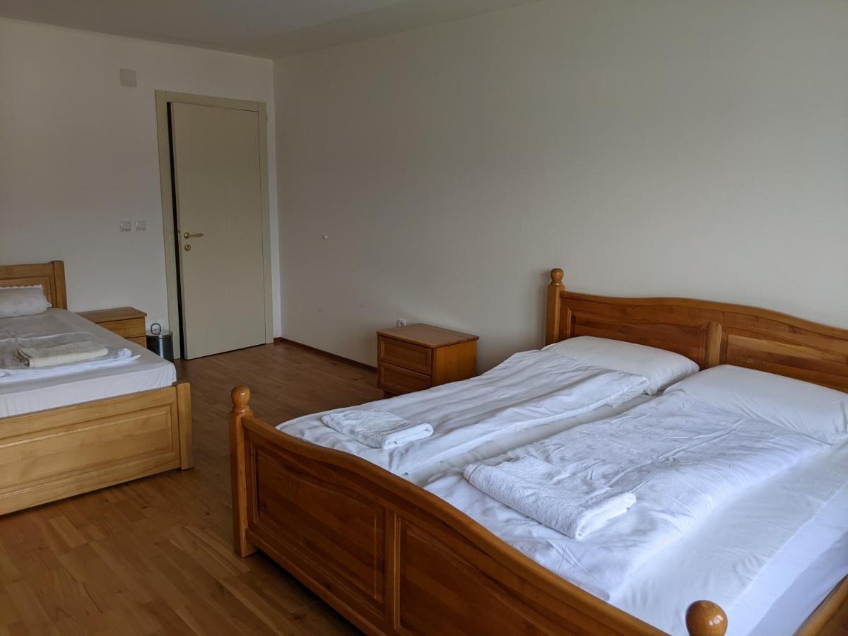 Apartments & Restaurant Abas Πλαβ Εξωτερικό φωτογραφία