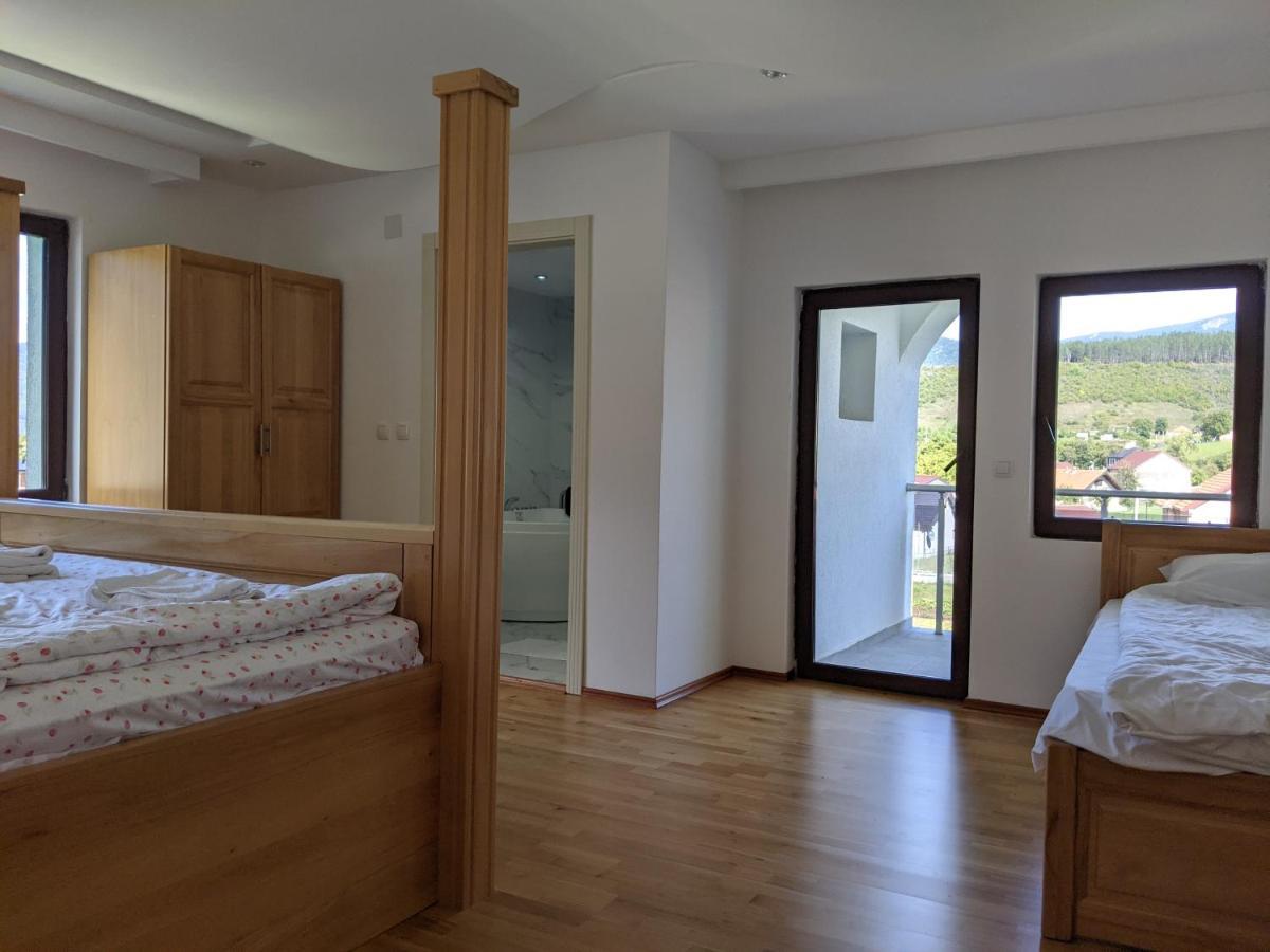 Apartments & Restaurant Abas Πλαβ Εξωτερικό φωτογραφία