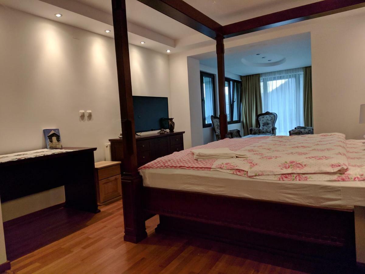 Apartments & Restaurant Abas Πλαβ Εξωτερικό φωτογραφία