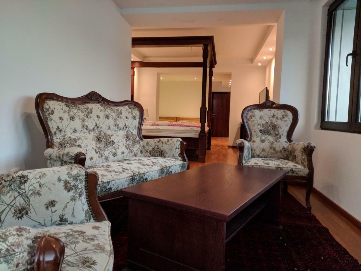 Apartments & Restaurant Abas Πλαβ Εξωτερικό φωτογραφία